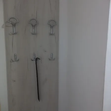 Jugi Parking Public Free