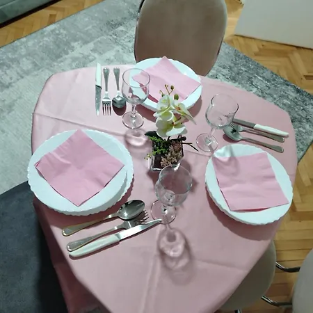 Jugi Parking Public Free Apartament